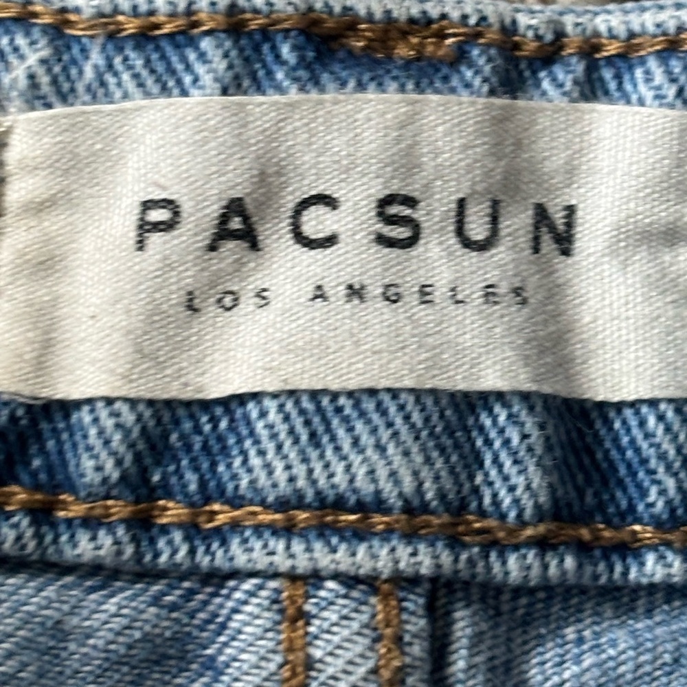 Pacsun Light Indigo Raw Cut Denim Mom Shorts - Picture 4 of 6
